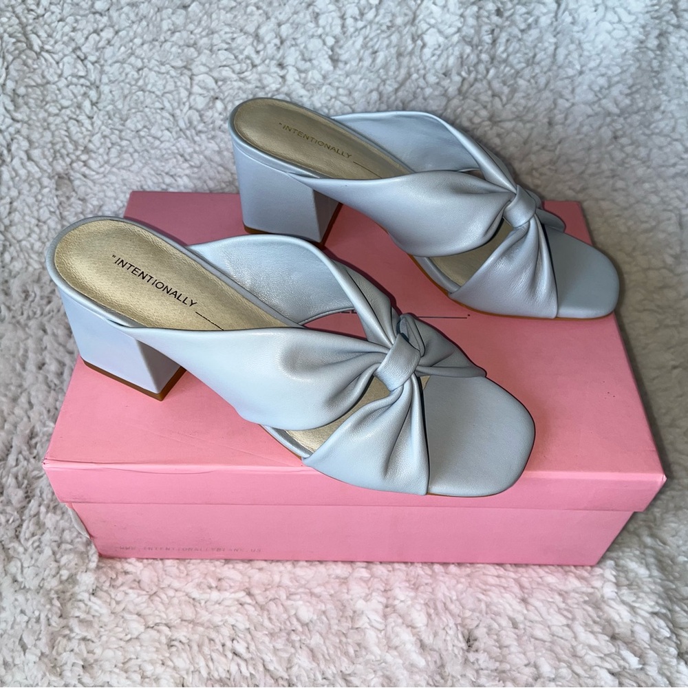 INTENTIONALLY BLANK Haze Sandal